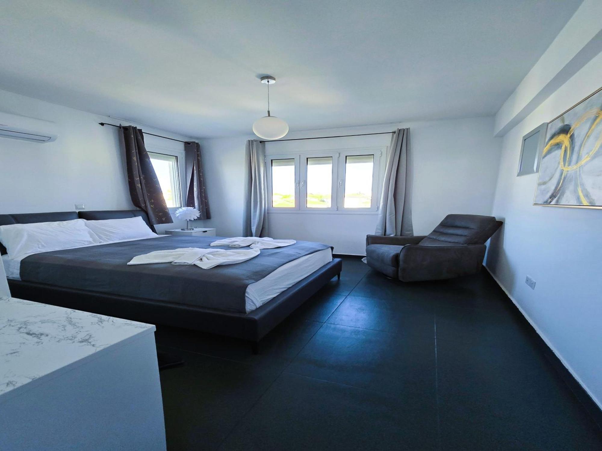 Golden Bay Deluxe Holiday Apartment Protaras Ngoại thất bức ảnh